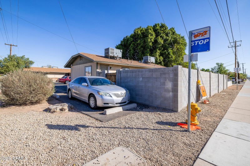 805 North Westwood - Exterior (3)