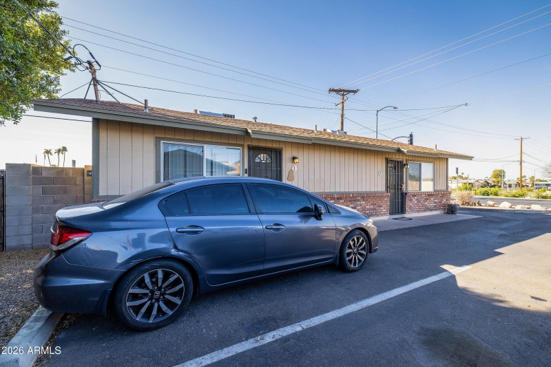 805 North Westwood - Exterior (5)