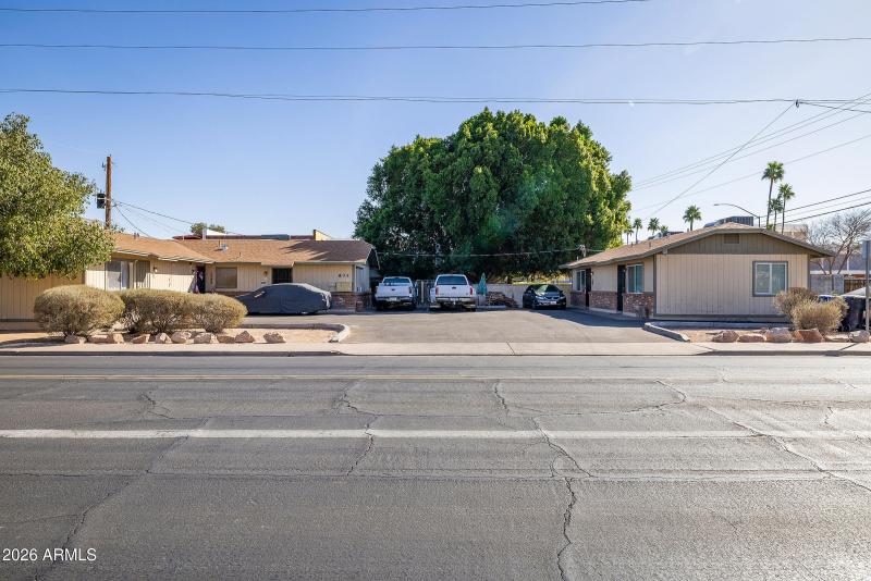 805 North Westwood - Exterior (9)