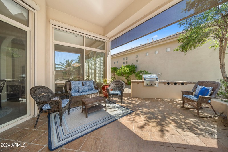 19-backyard patio and bbq