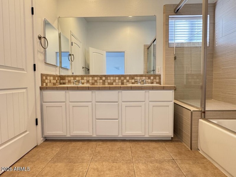 BF76E58B-A625-4F01-9ED9-3C804D5E755B_1_1