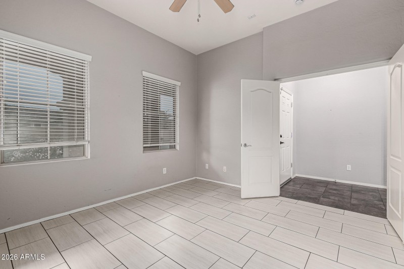 ownstaira Bedroom/Office