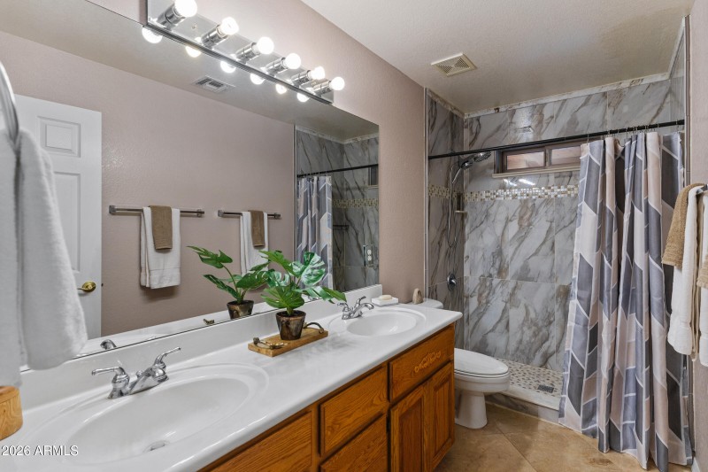 5029 E Roundup St-26