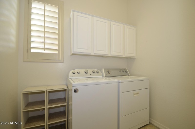 Washer/dryer included.