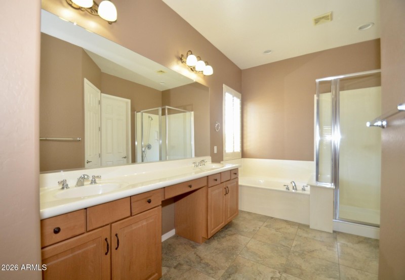 Seperate large Bath Tub/Showerb