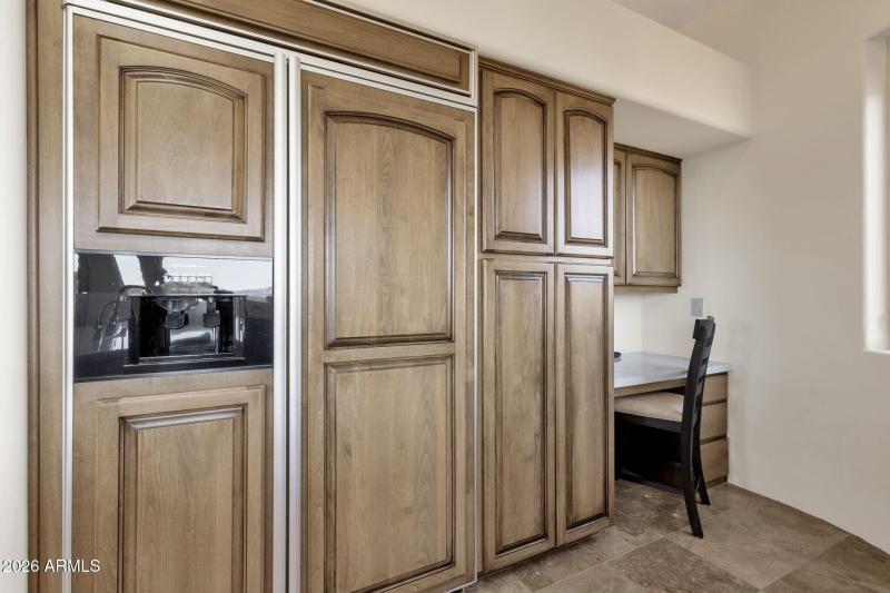 023_Cabinet Front Refrigerator