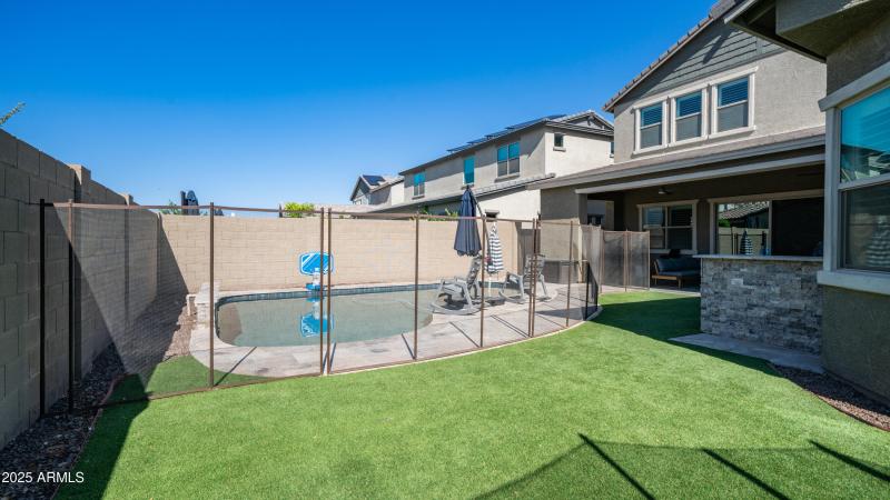 9936 E Revolution Dr Exterior Photos-12