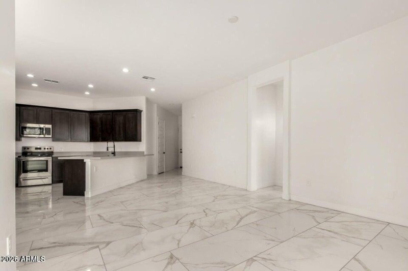 20251018005608324528000000-o