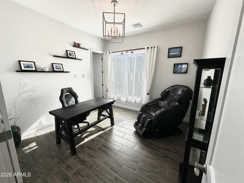 Office-Den w. Massage Chair