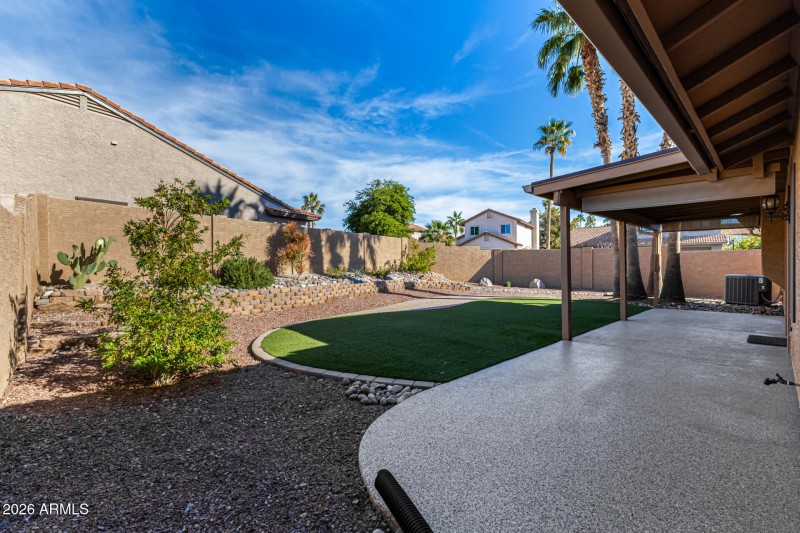 Backyard w/synthetic turf