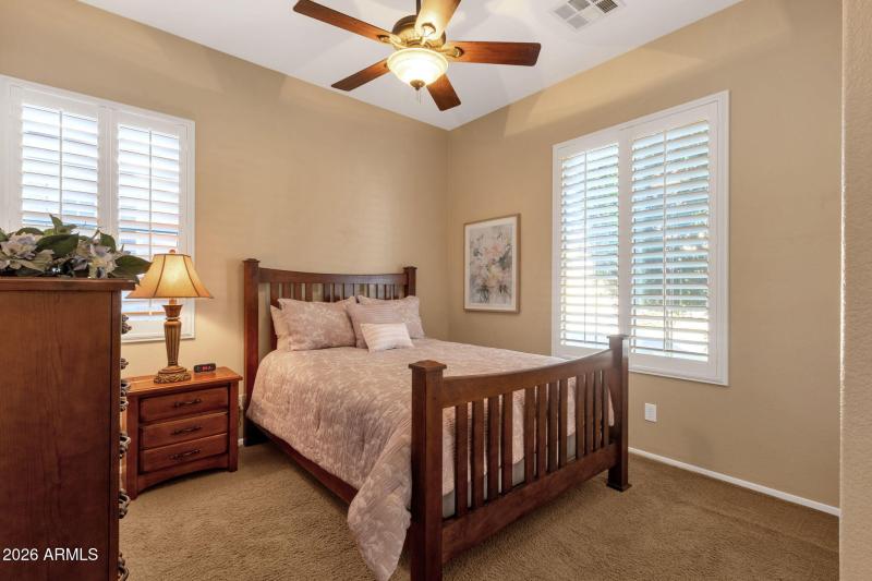 7-web-or-mls-4521-e-carob-dr