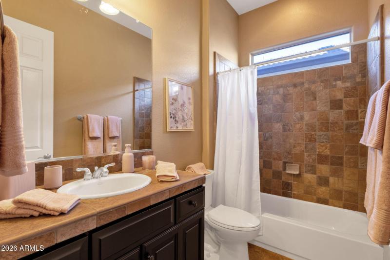 10-web-or-mls-4521-e-carob-dr