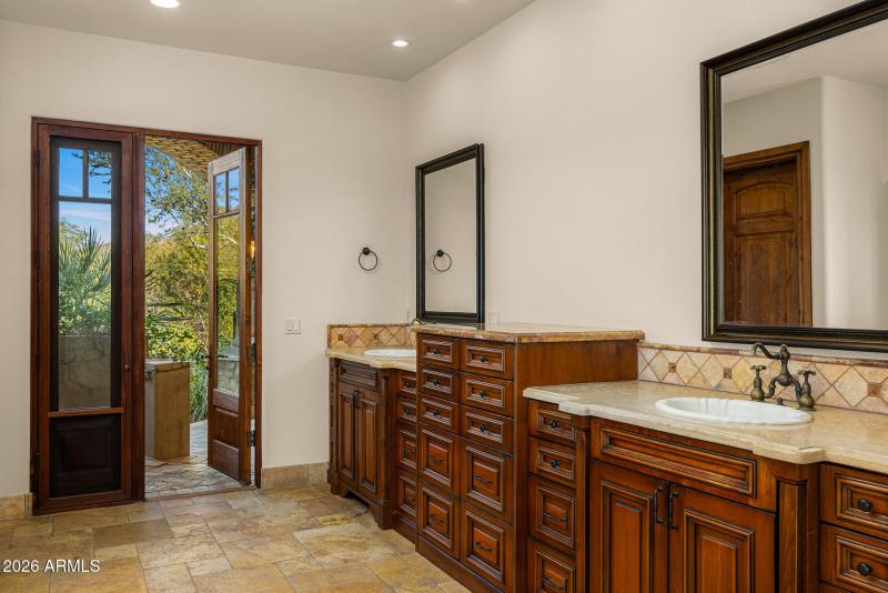 28primary bath suite