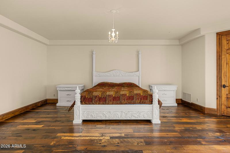 54guest bedroom5_second floor