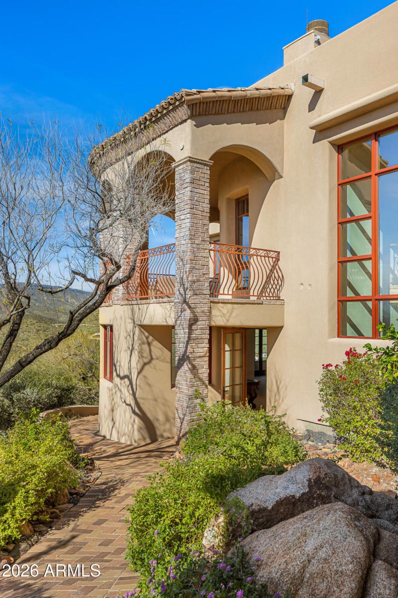 67second floor pathway to gameroom loung