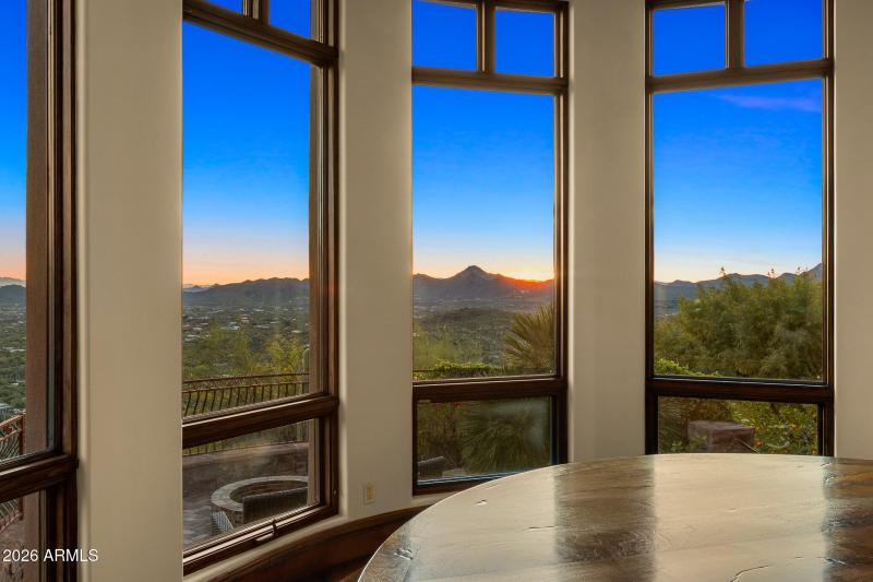 80bar lounge mountain views_twilight