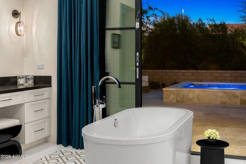 56primary baths suite_twilight