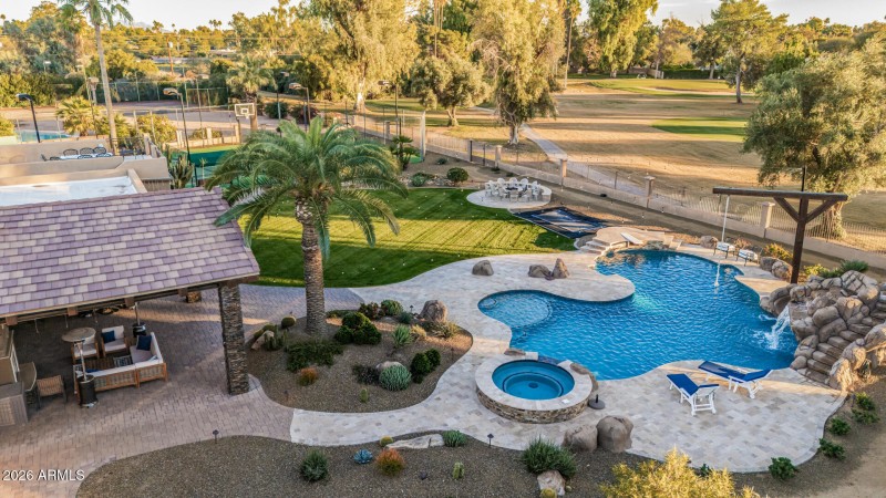 Heated Pool, Spa & Covered Dining