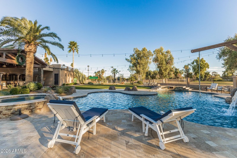 Resort Style Heated Pool & Spa