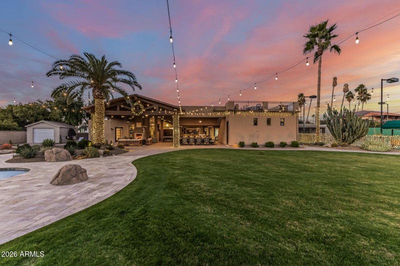 Covered Outdoor Kitchen and Dining