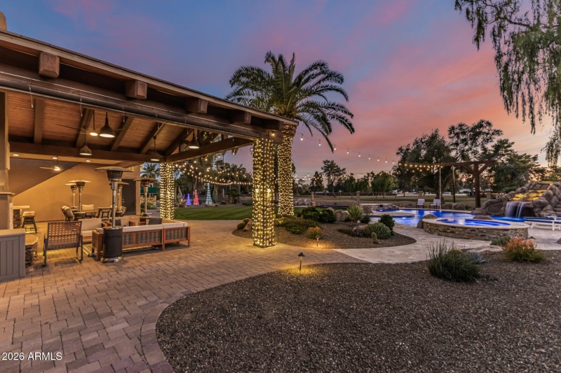 Covered Outdoor Kitchen & Dining