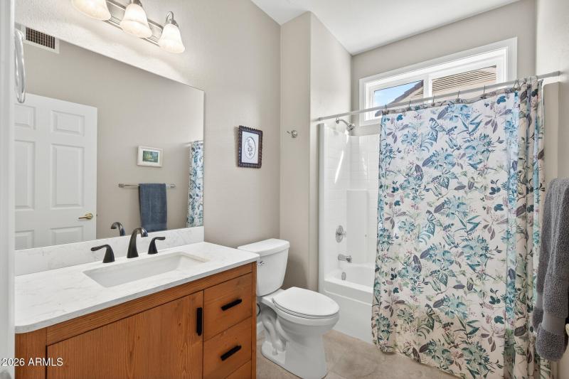 Full guest bathroom