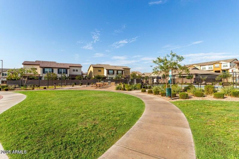 Tre Vicino's Community Amenities