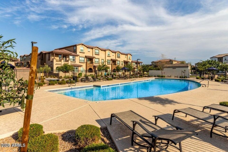 Tre Vicino's Community Amenities