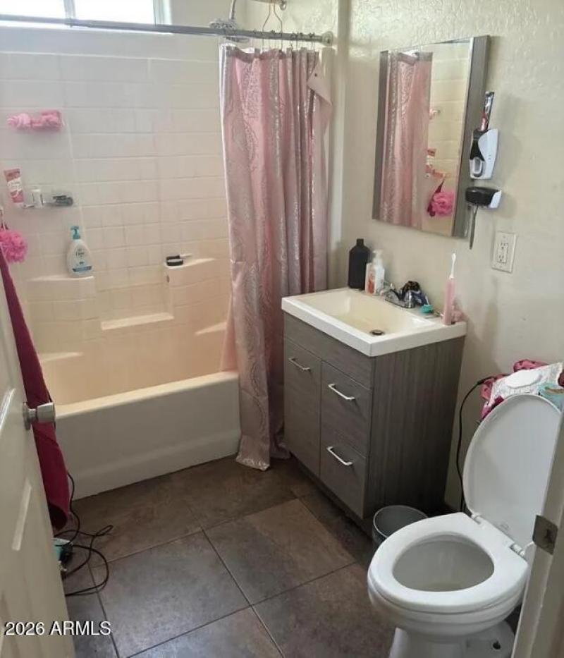 2324 W Lone Cactus Dr Unit 101 Bathroom