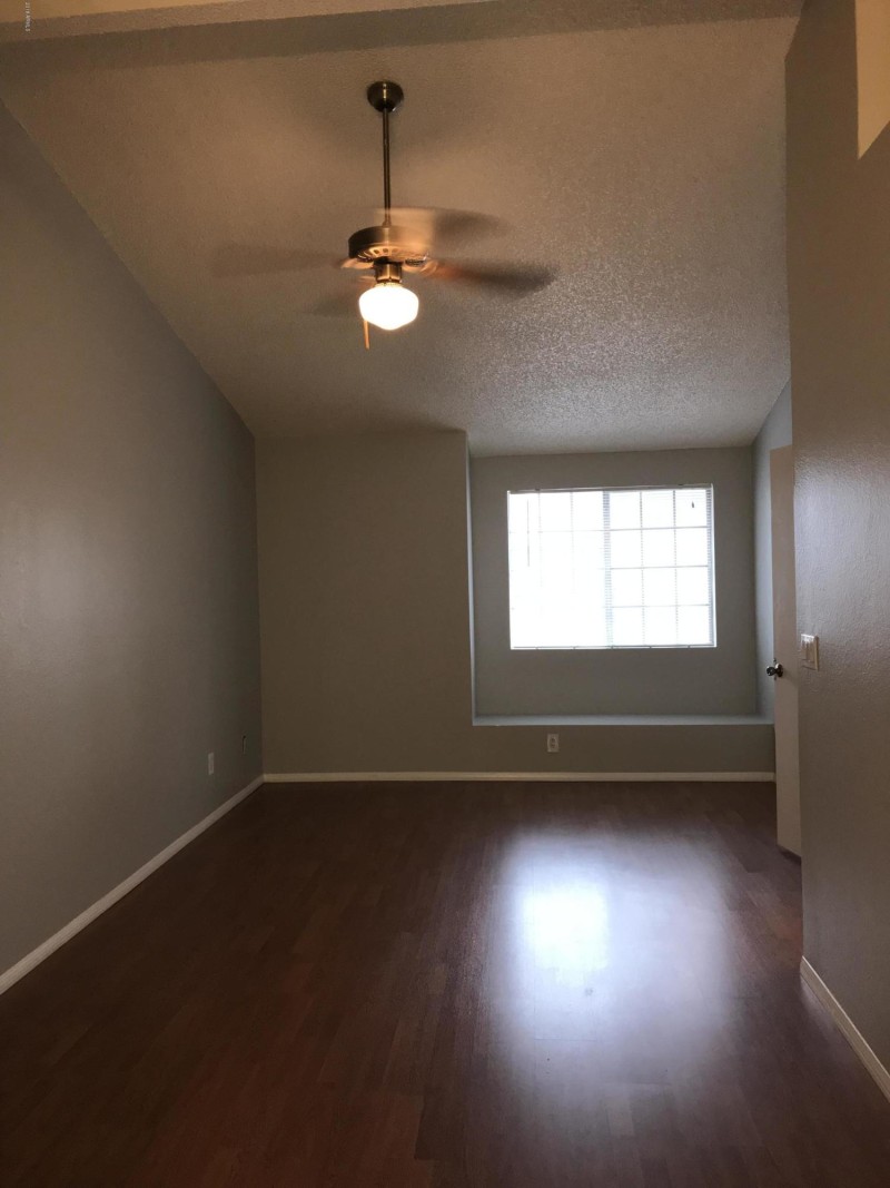 5DDBFE2A-7225-480A-93DE-3A041413D383