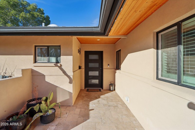 6-web-or-mls-N 82nd St-S1601-006