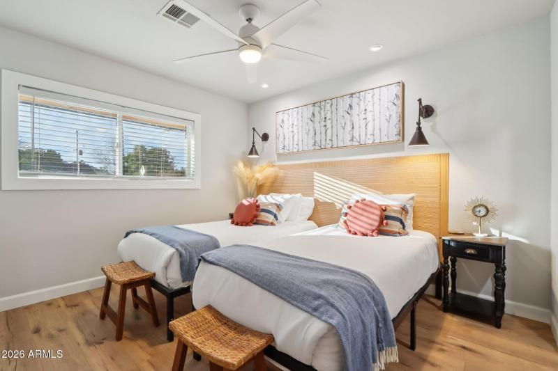 31-web-or-mls-N 82nd St-S1601-031