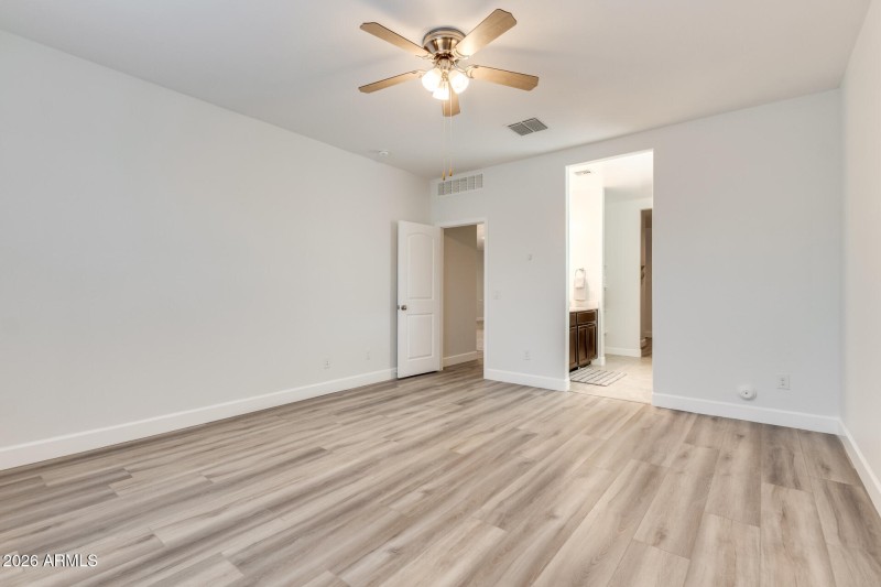 54 Complete with an Ensuite Bathroom