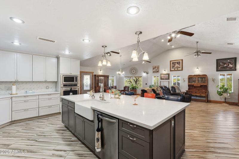 10046 E Hummingbird Lane