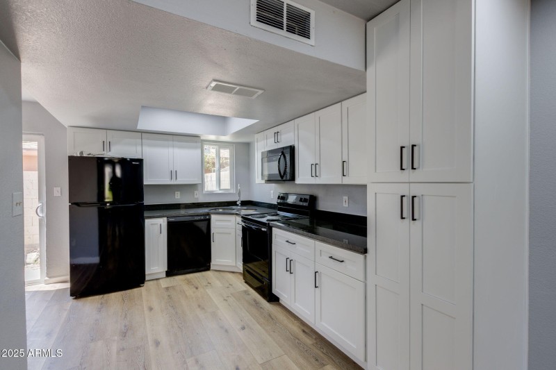 11-web-or-mls-ext_-36