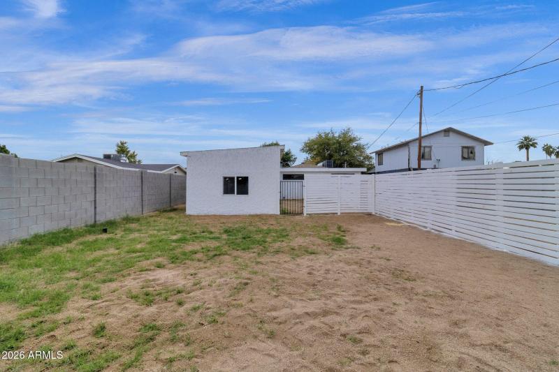 64-web-or-mls-2334-w-morten-ave