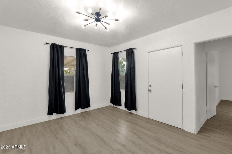 7-web-or-mls-2334-w-morten-ave