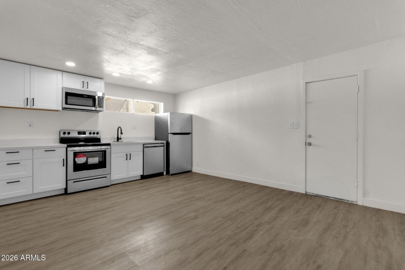 27-web-or-mls-2334-w-morten-ave