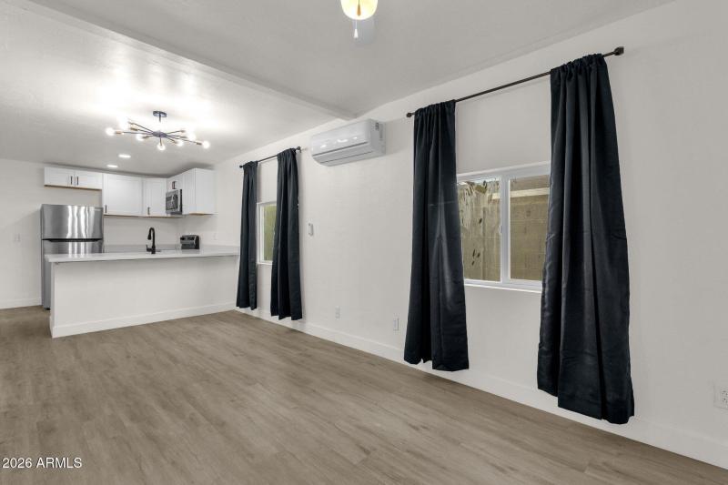 48-web-or-mls-2334-w-morten-ave