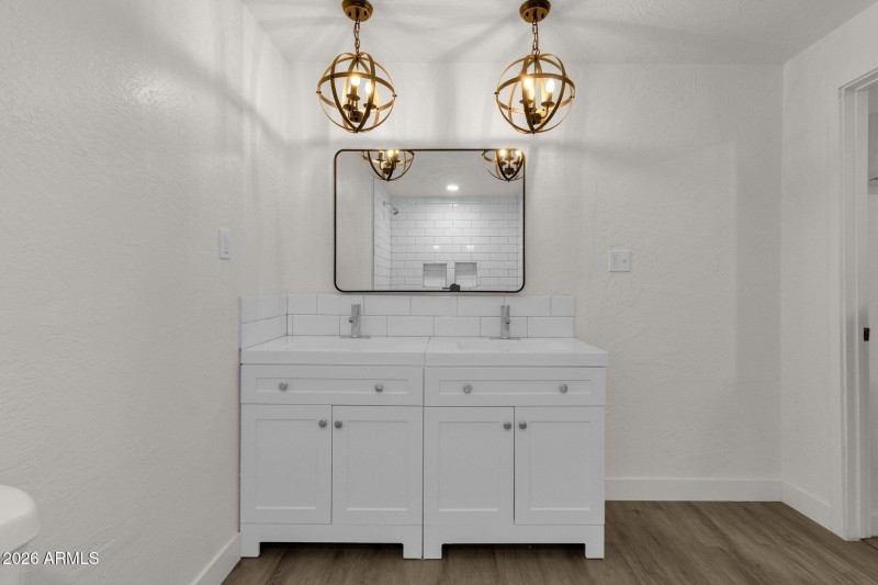 37-web-or-mls-2334-w-morten-ave