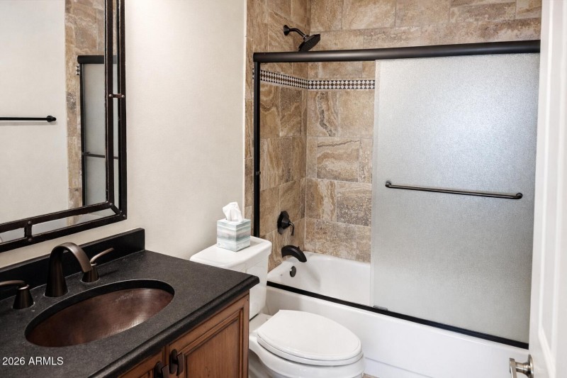 Primary Bathroom (2)