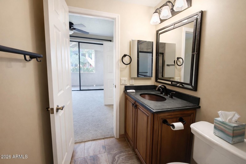 Primary Bathroom (3)