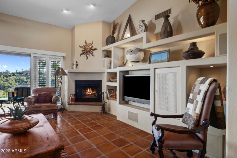 Entertainment wall w/back lighting