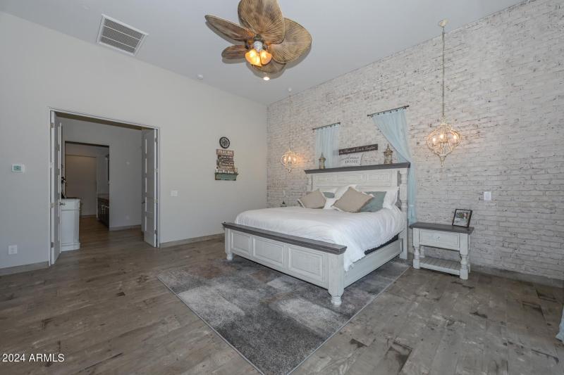 Primary Bedroom-Entry