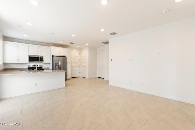 11-Guest living kitchen