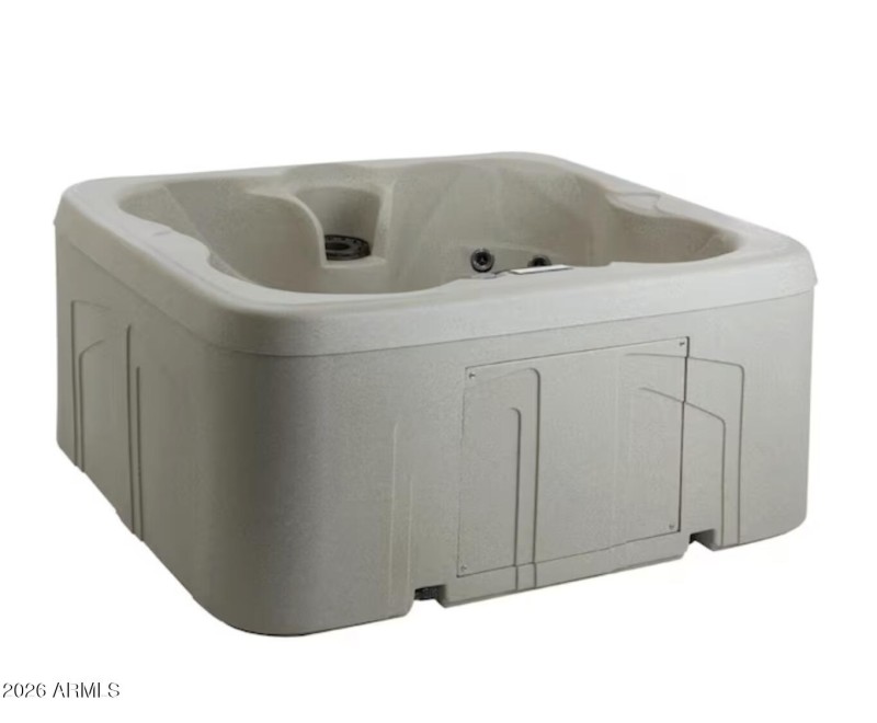 Lifesmart Hot Tub