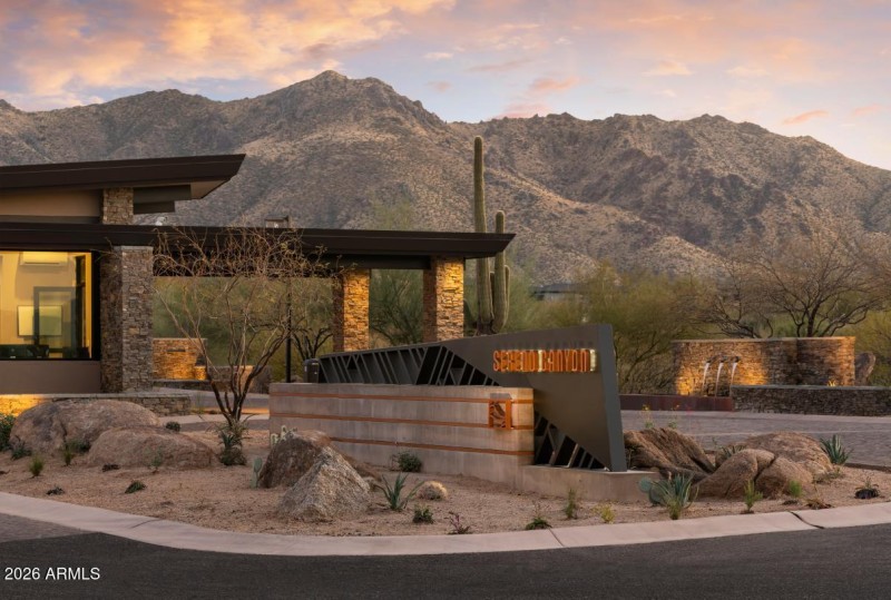 SerenoCanyon_Entry_8644_1800