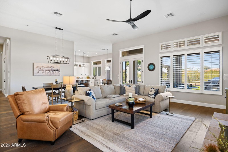 9-web-or-mls-41008-n-club-pointe-dr