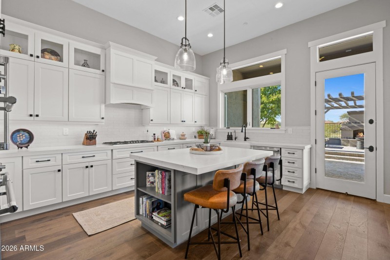 20-web-or-mls-41008-n-club-pointe-dr