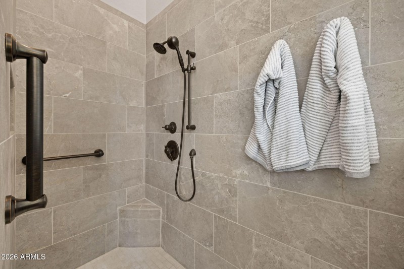 32-web-or-mls-41008-n-club-pointe-dr